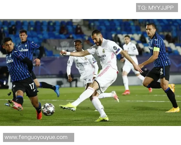 皇马与阿贾克斯激战正酣球迷热议比赛精彩瞬间与战术分析